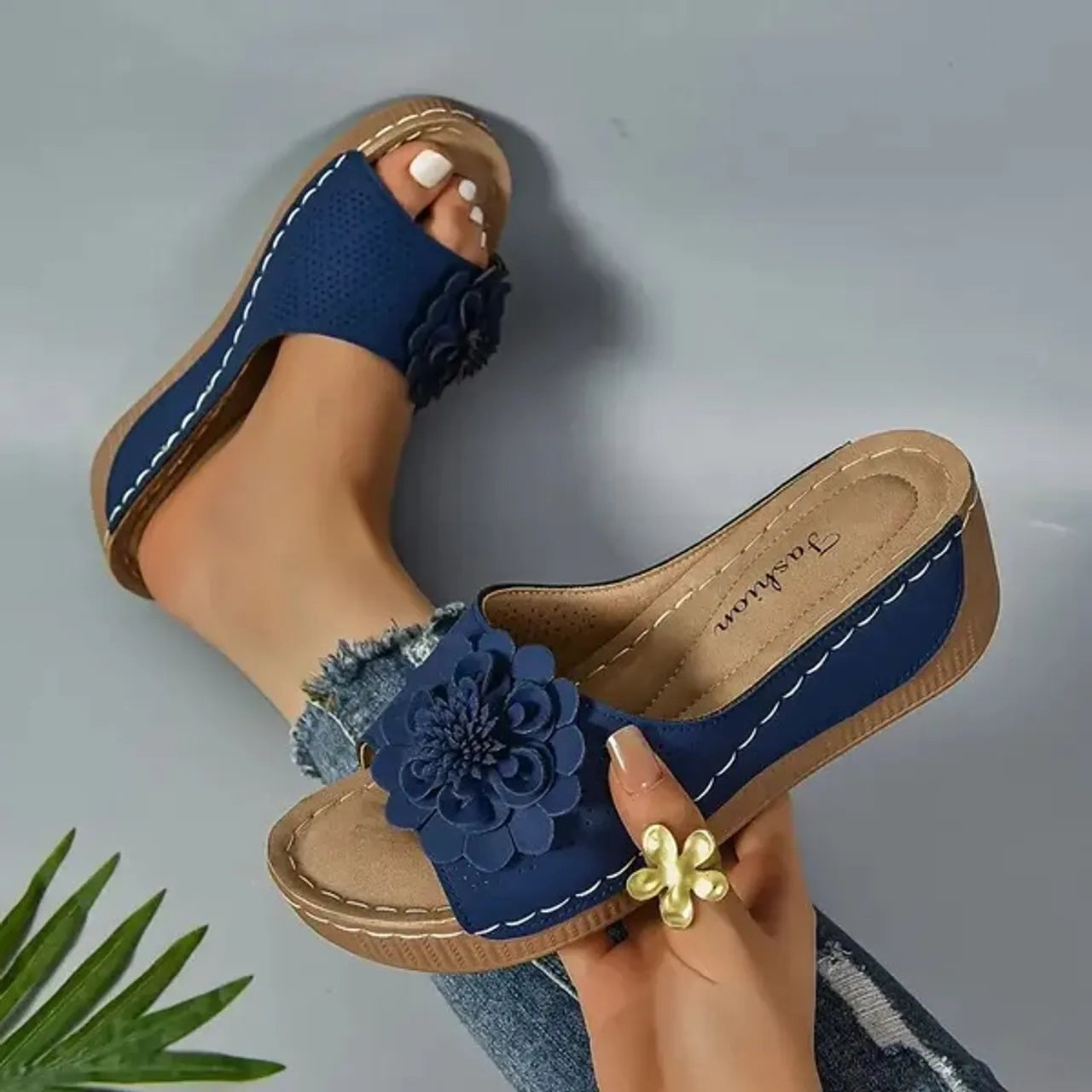 Comfortable non-slip solid color open-toe wedge sandals for women