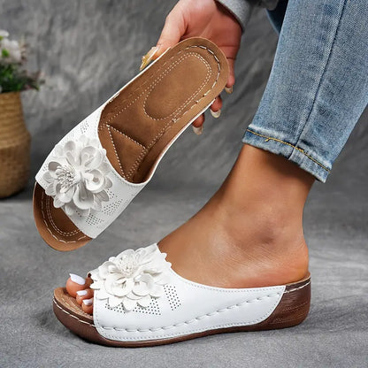 Women'S Floral Embellished Sandals - Comfortable Flat