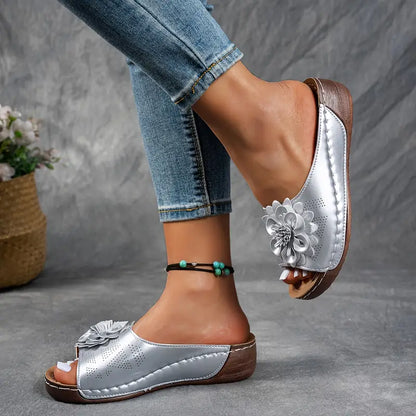 Women'S Floral Embellished Sandals - Comfortable Flat
