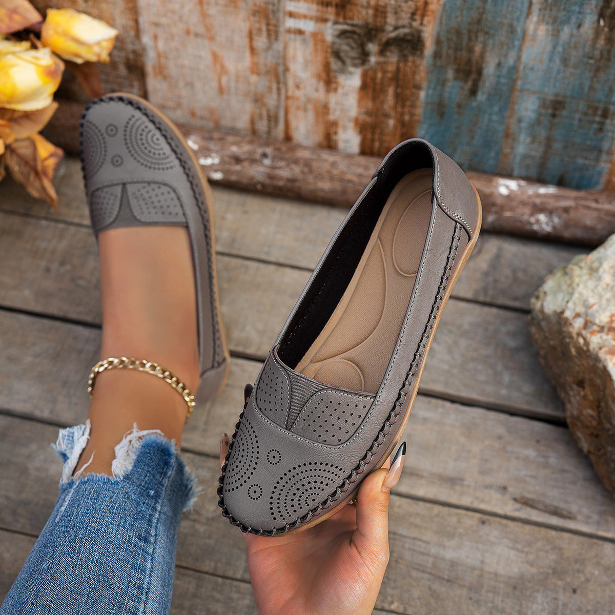 Women's Orthopedic Leather Shoes – Lightweight, Breathable & Anti-Slip Casual Flats for Spring & Autumn