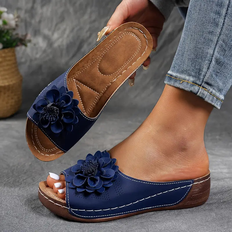 Women'S Floral Embellished Sandals - Comfortable Flat