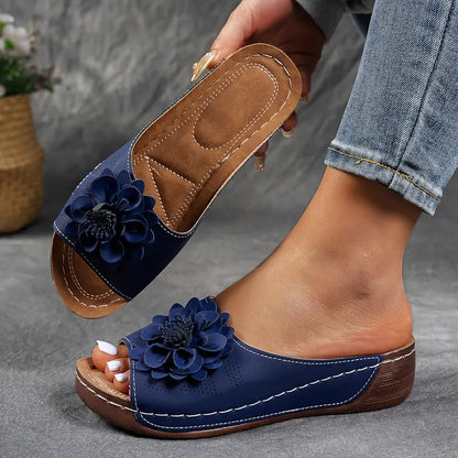 Women'S Floral Embellished Sandals - Comfortable Flat
