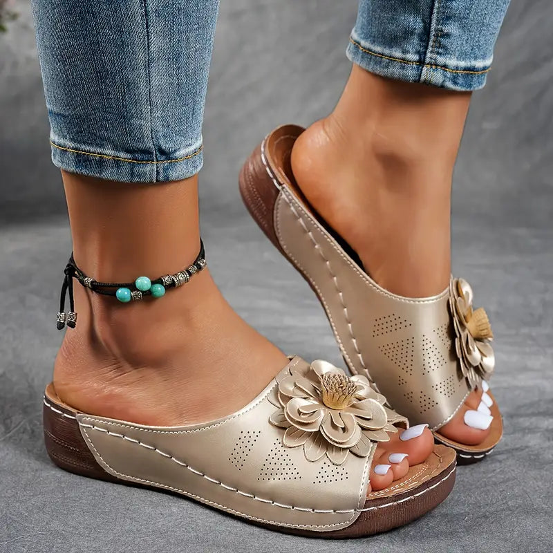 Women'S Floral Embellished Sandals - Comfortable Flat