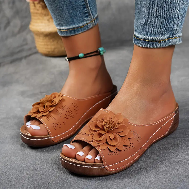 Women'S Floral Embellished Sandals - Comfortable Flat