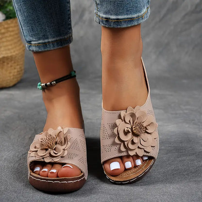 Women'S Floral Embellished Sandals - Comfortable Flat