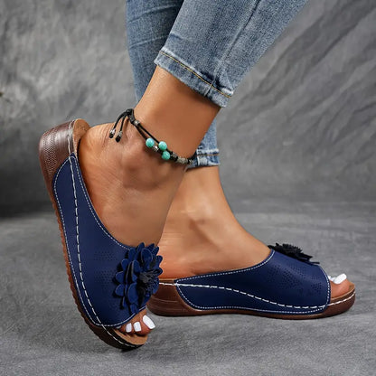 Women'S Floral Embellished Sandals - Comfortable Flat