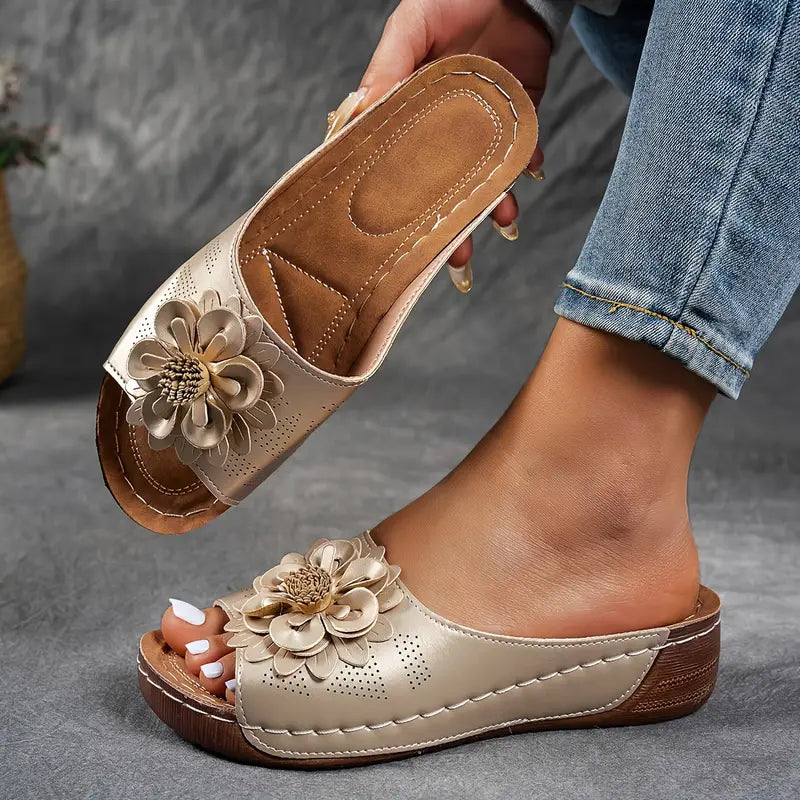 Women'S Floral Embellished Sandals - Comfortable Flat