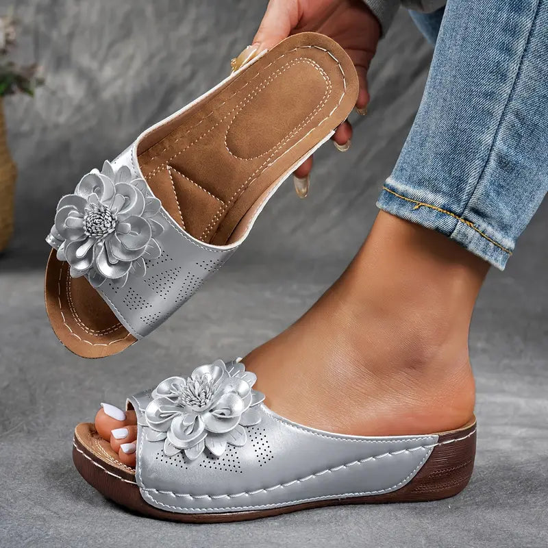 Women'S Floral Embellished Sandals - Comfortable Flat