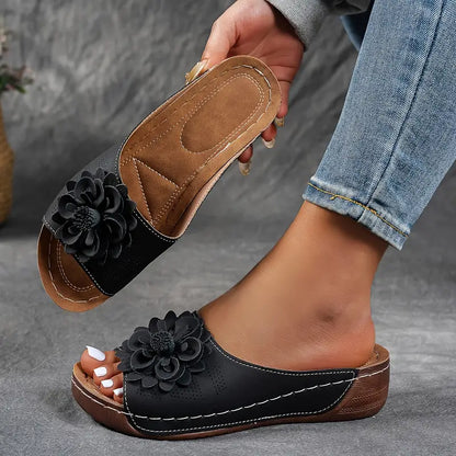 Women'S Floral Embellished Sandals - Comfortable Flat